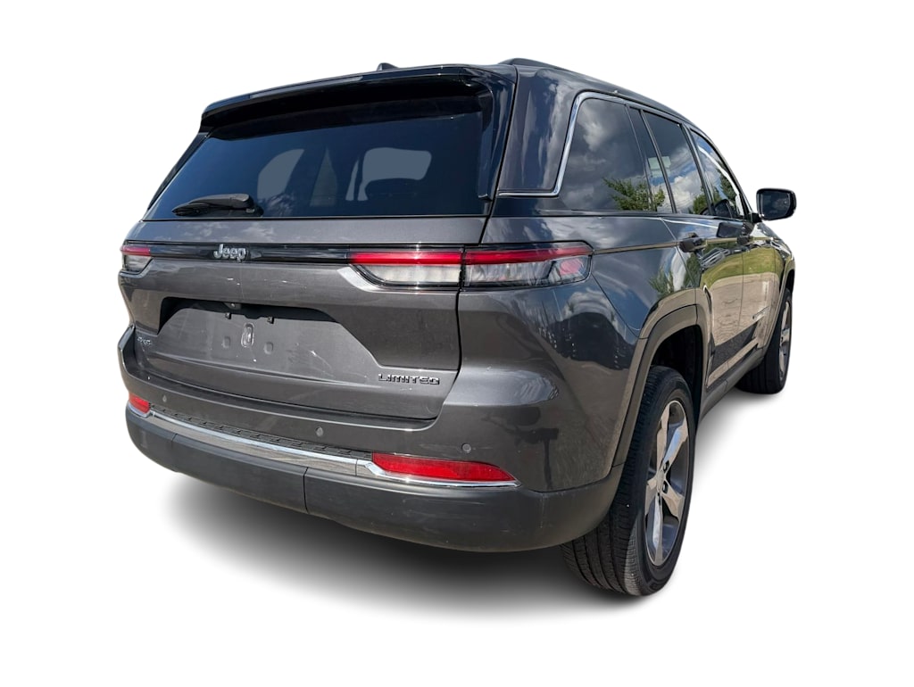 Thumbnail: 2022 Jeep Grand Cherokee - 22
