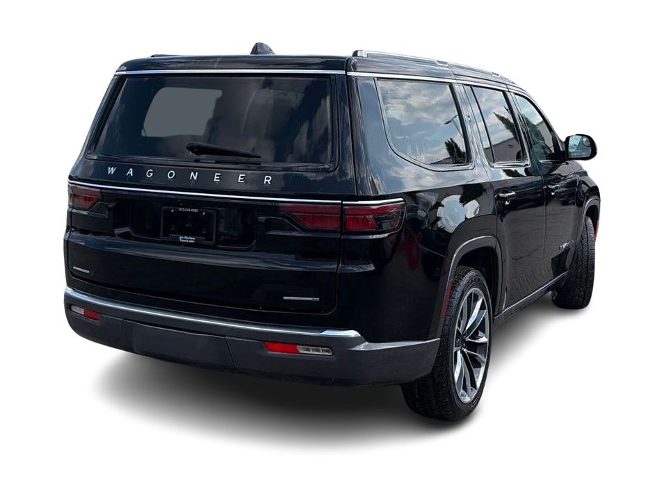 Thumbnail: 2022 Jeep Wagoneer - 14