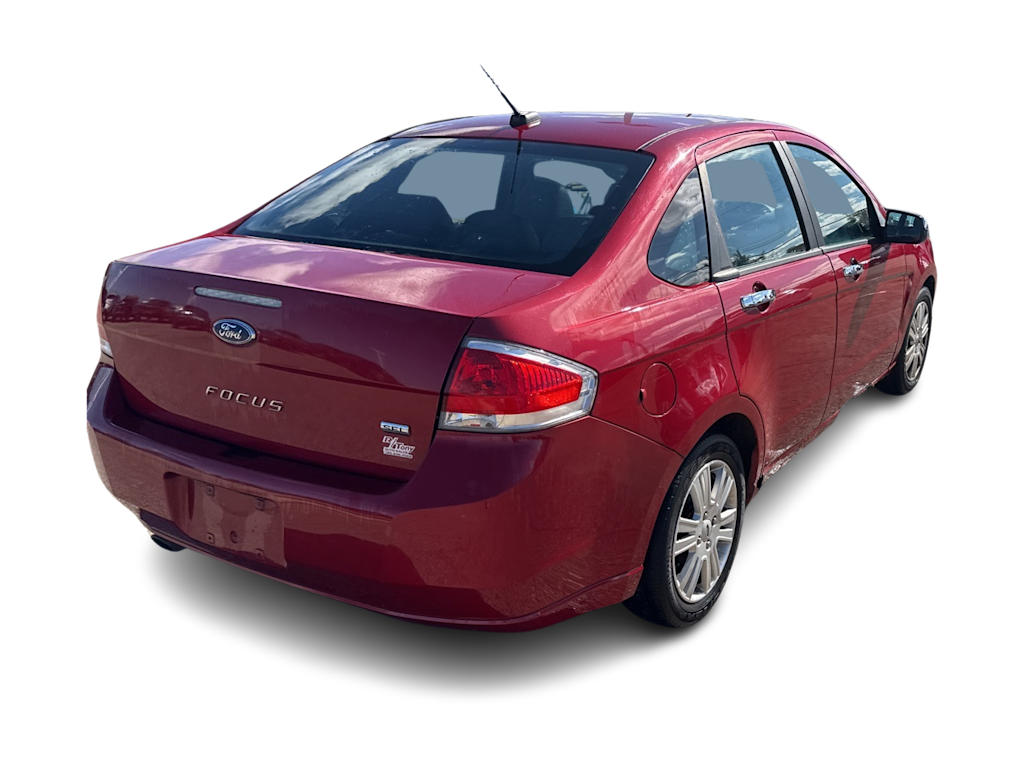 Thumbnail: 2011 Ford Focus - 20