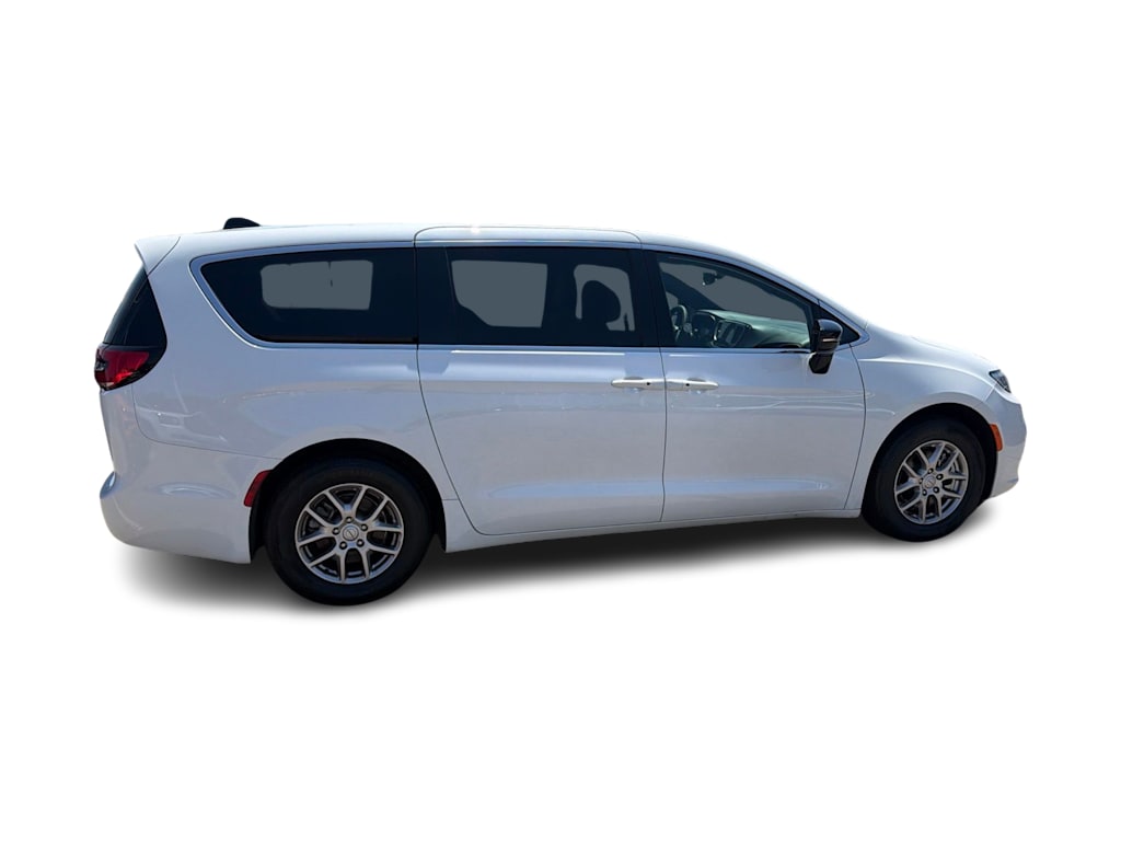 Thumbnail: 2025 Chrysler Pacifica - 16