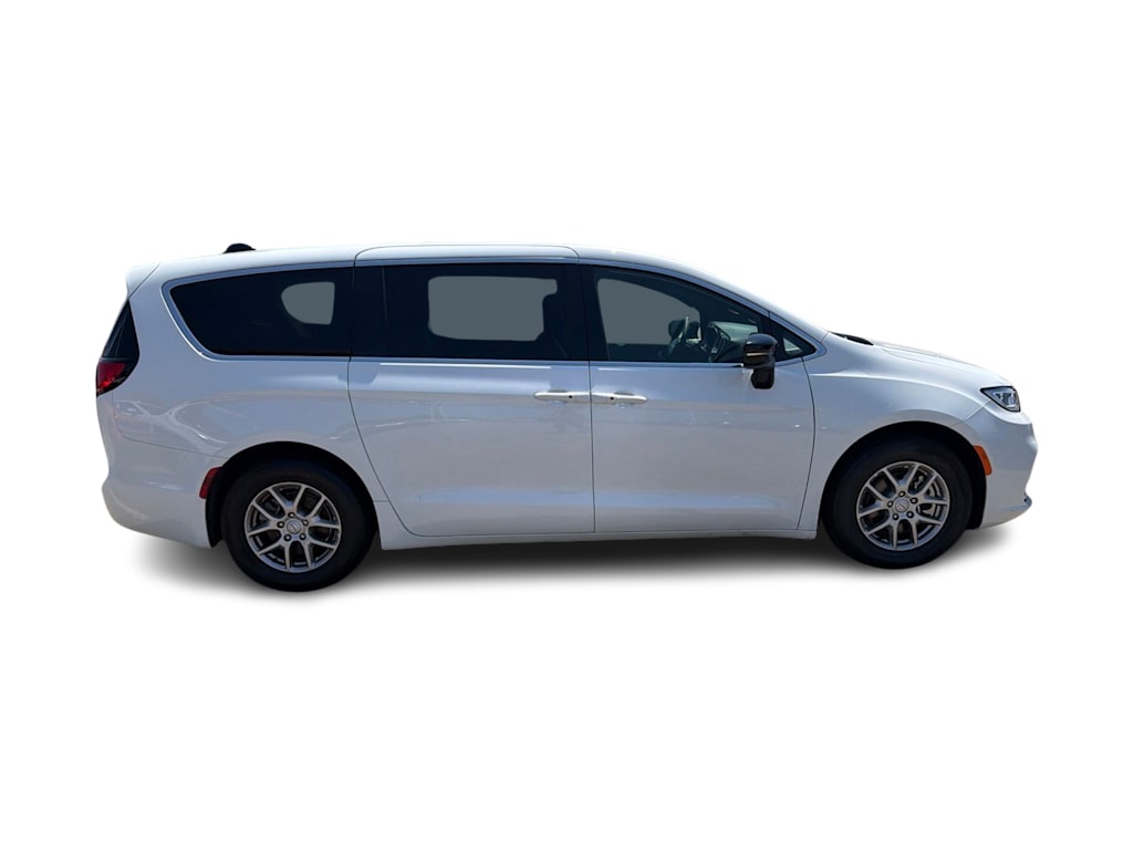 Thumbnail: 2025 Chrysler Pacifica - 15