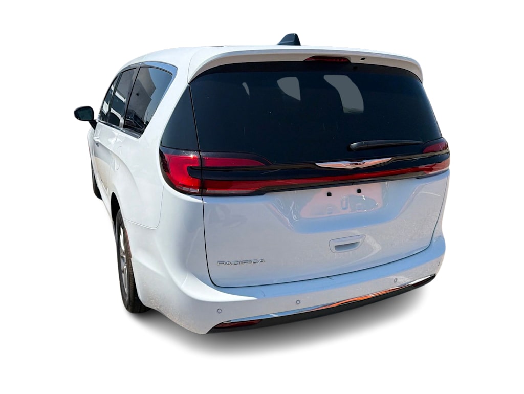 Thumbnail: 2025 Chrysler Pacifica - 3