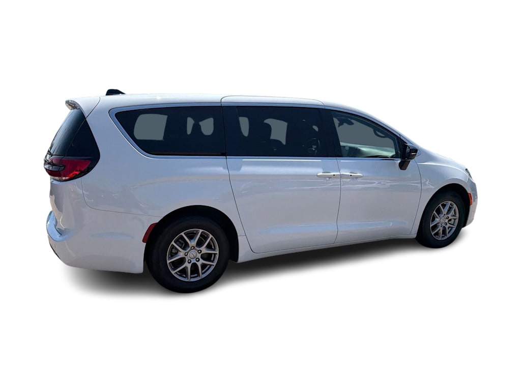Thumbnail: 2025 Chrysler Pacifica - 17
