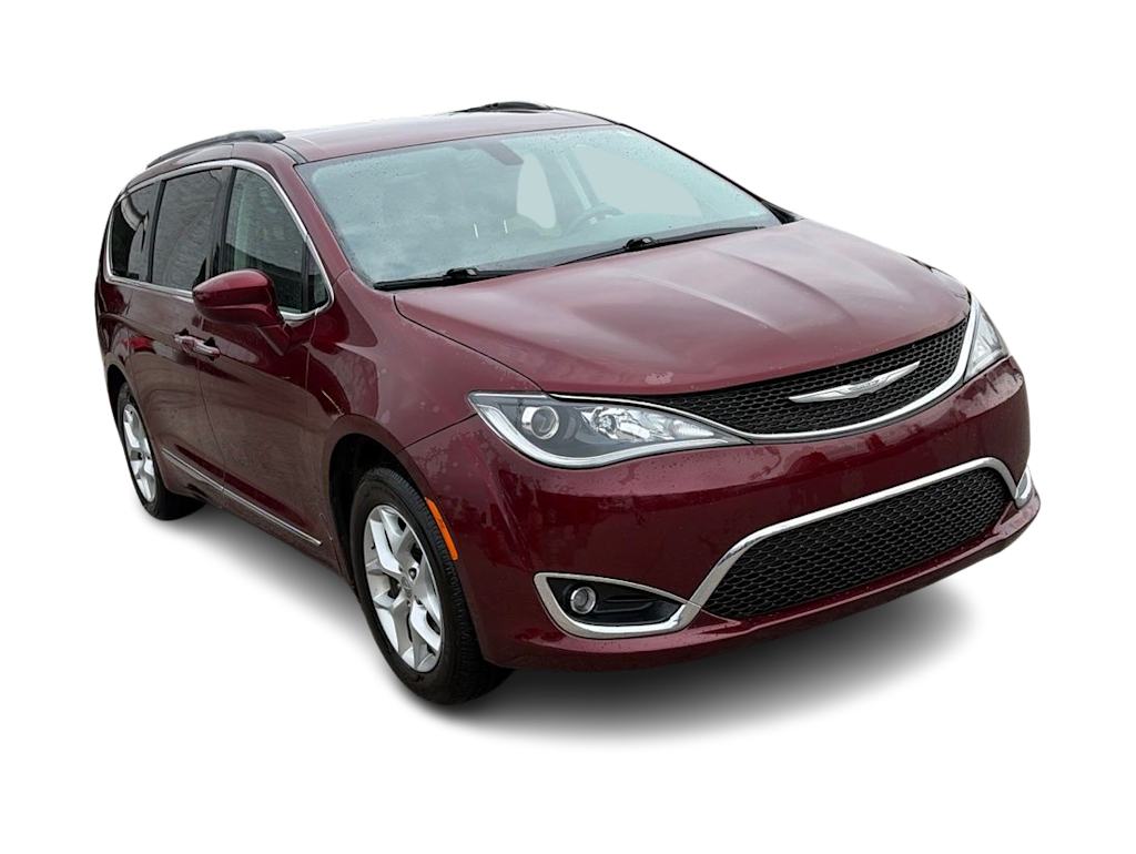 Thumbnail: 2017 Chrysler Pacifica - 8