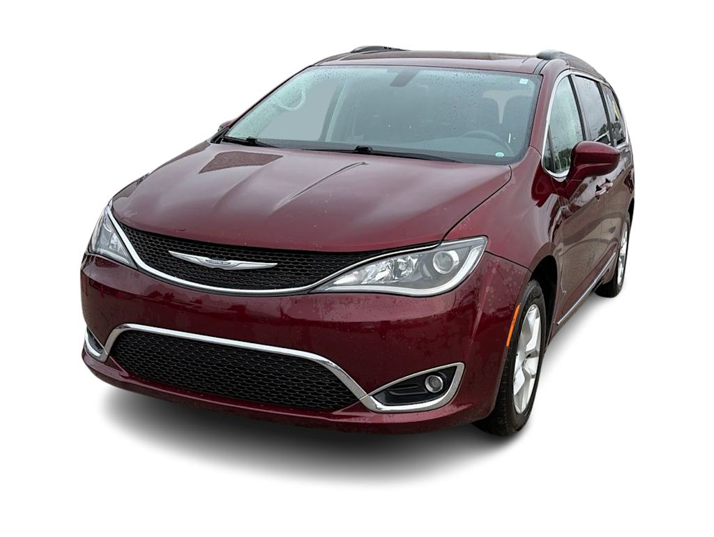 Thumbnail: 2017 Chrysler Pacifica - 6