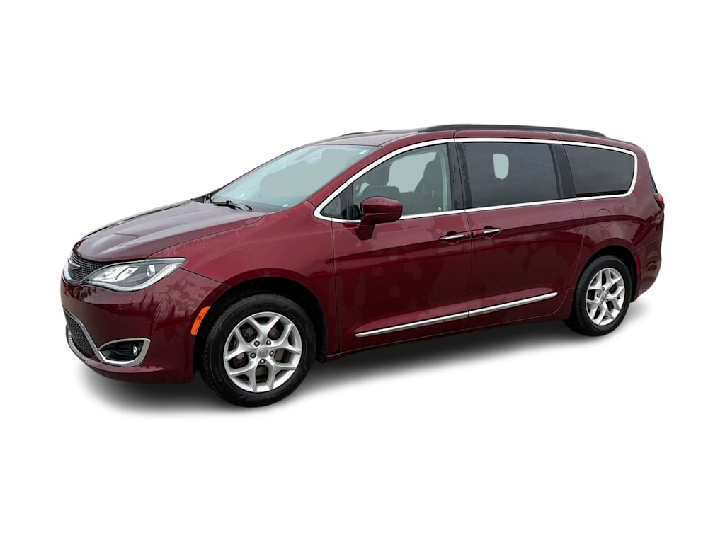 Thumbnail: 2017 Chrysler Pacifica - 18