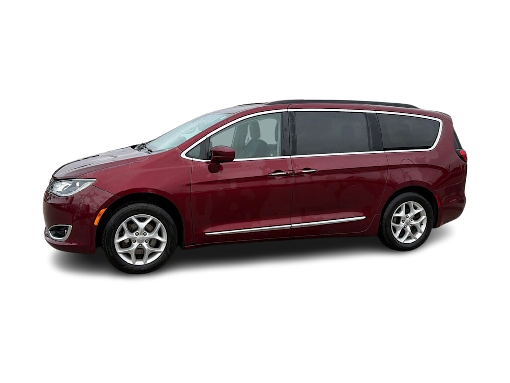 Thumbnail: 2017 Chrysler Pacifica - 17