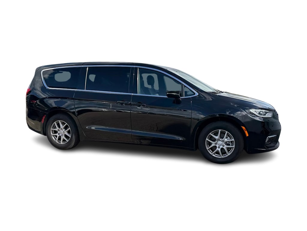 Thumbnail: 2026 Chrysler Pacifica - 12