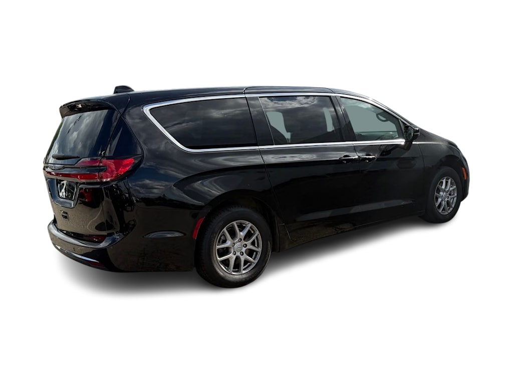 Thumbnail: 2026 Chrysler Pacifica - 18