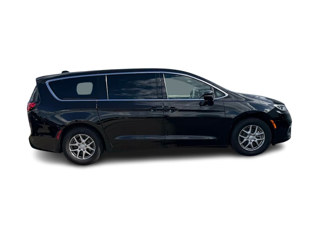 Thumbnail: 2026 Chrysler Pacifica - 16