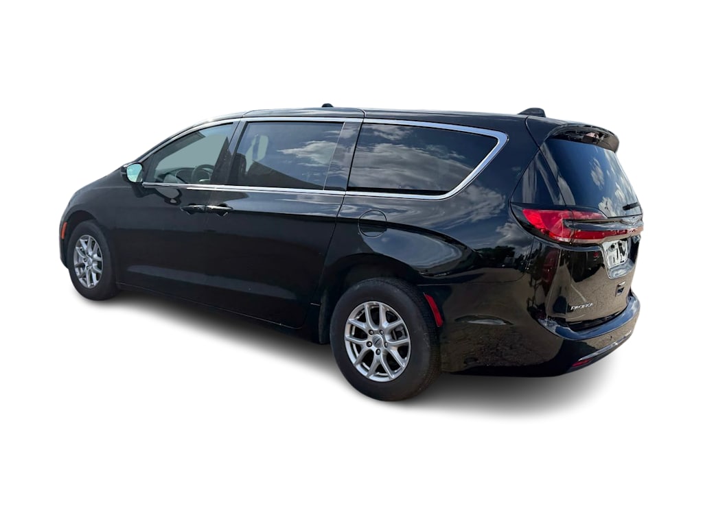 Thumbnail: 2026 Chrysler Pacifica - 3