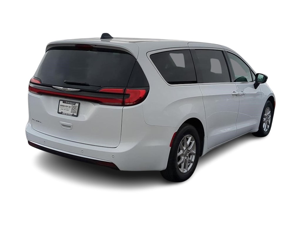 Thumbnail: 2024 Chrysler Pacifica - 19