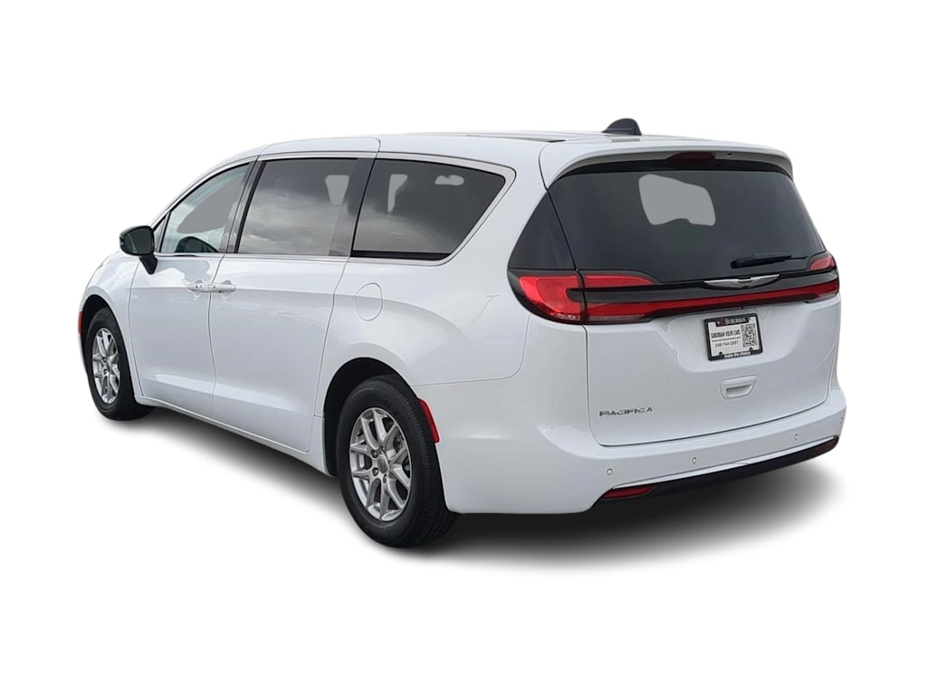 Thumbnail: 2024 Chrysler Pacifica - 4