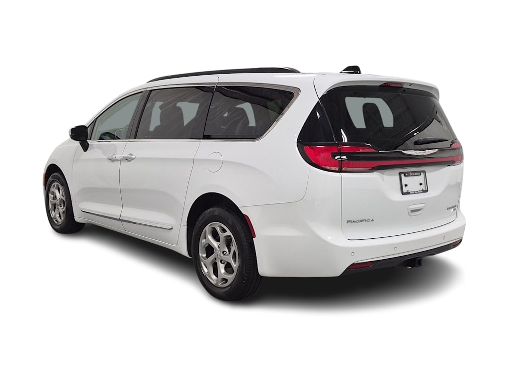 Thumbnail: 2023 Chrysler Pacifica - 4