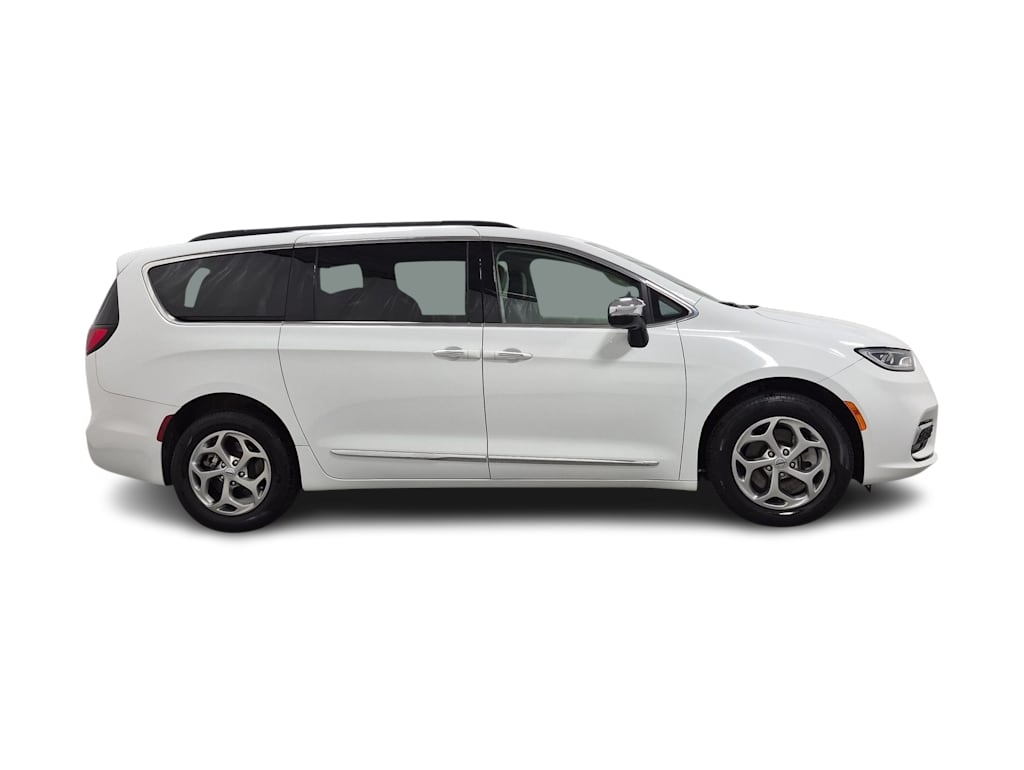 Thumbnail: 2023 Chrysler Pacifica - 23