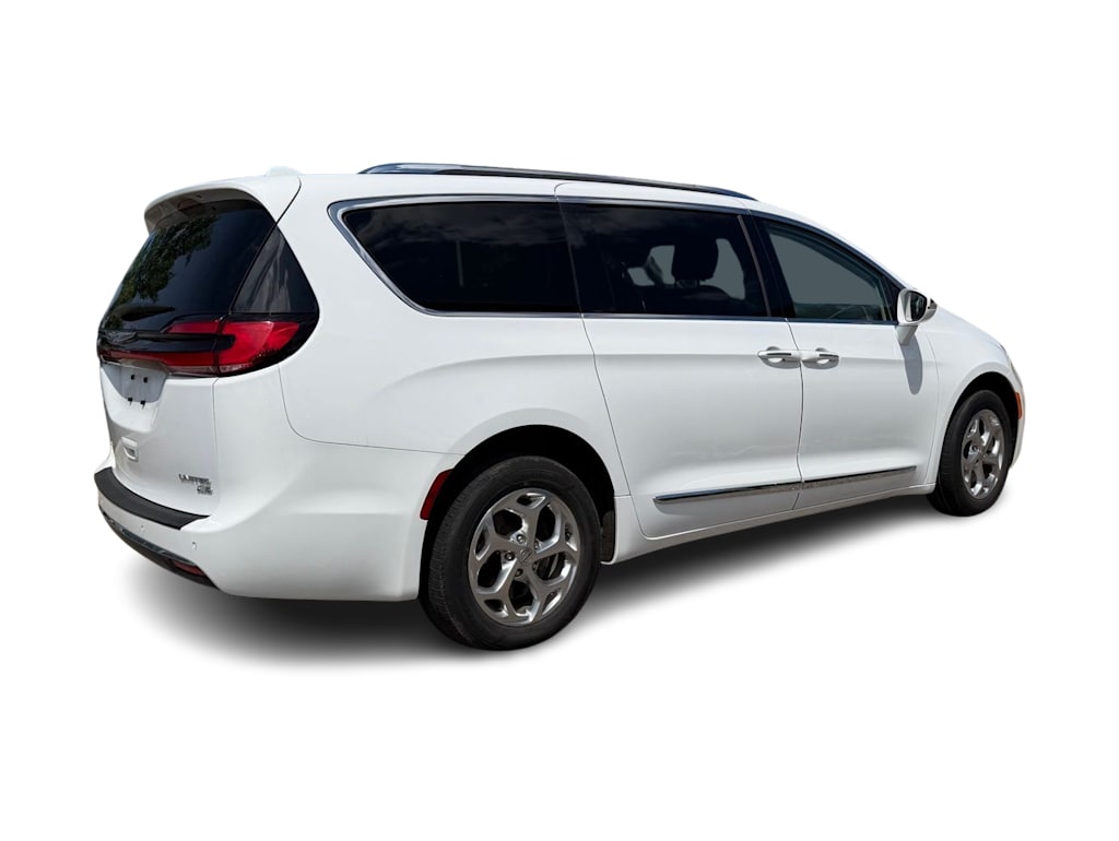 Thumbnail: 2021 Chrysler Pacifica - 24