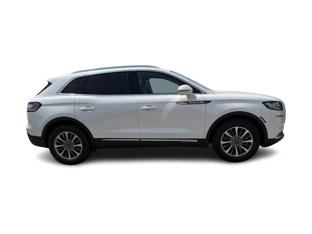 Thumbnail: 2021 Lincoln Nautilus - 16
