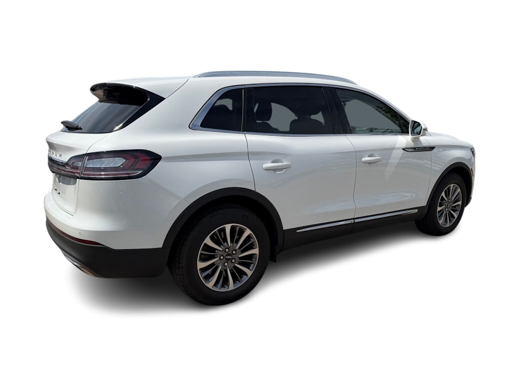 Thumbnail: 2021 Lincoln Nautilus - 18
