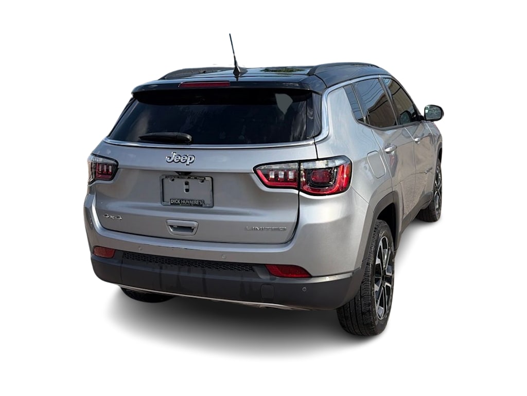 Thumbnail: 2023 Jeep Compass - 17
