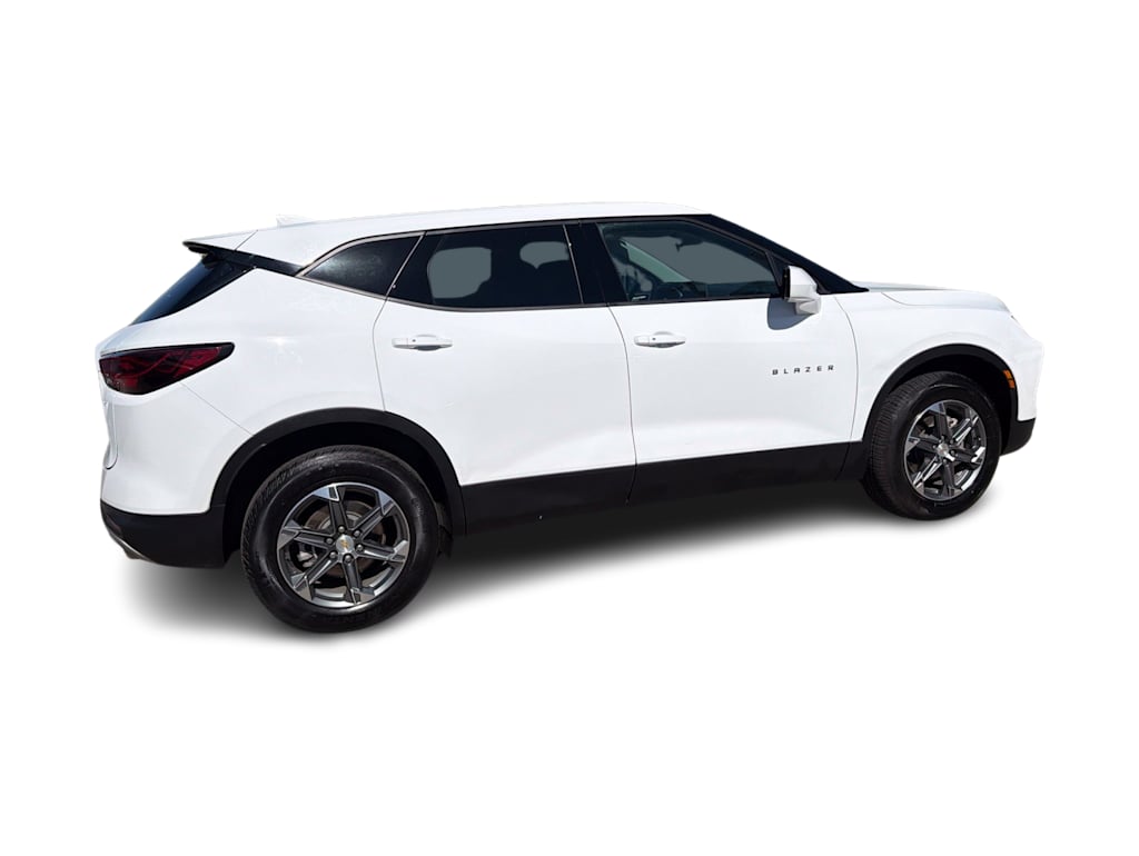 Thumbnail: 2025 Chevrolet Blazer - 17