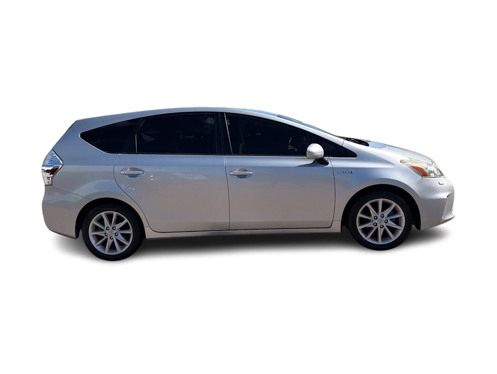 Thumbnail: 2014 Toyota Prius v - 14