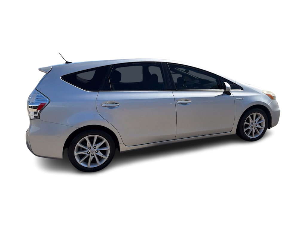 Thumbnail: 2014 Toyota Prius v - 16