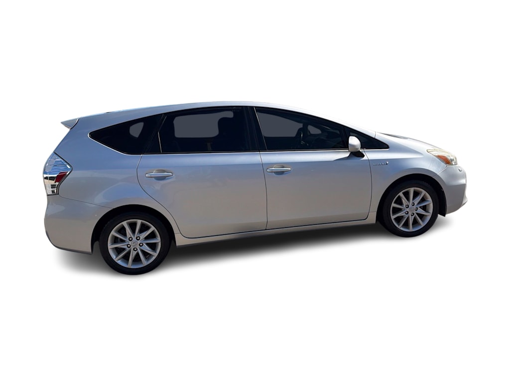 Thumbnail: 2014 Toyota Prius v - 15