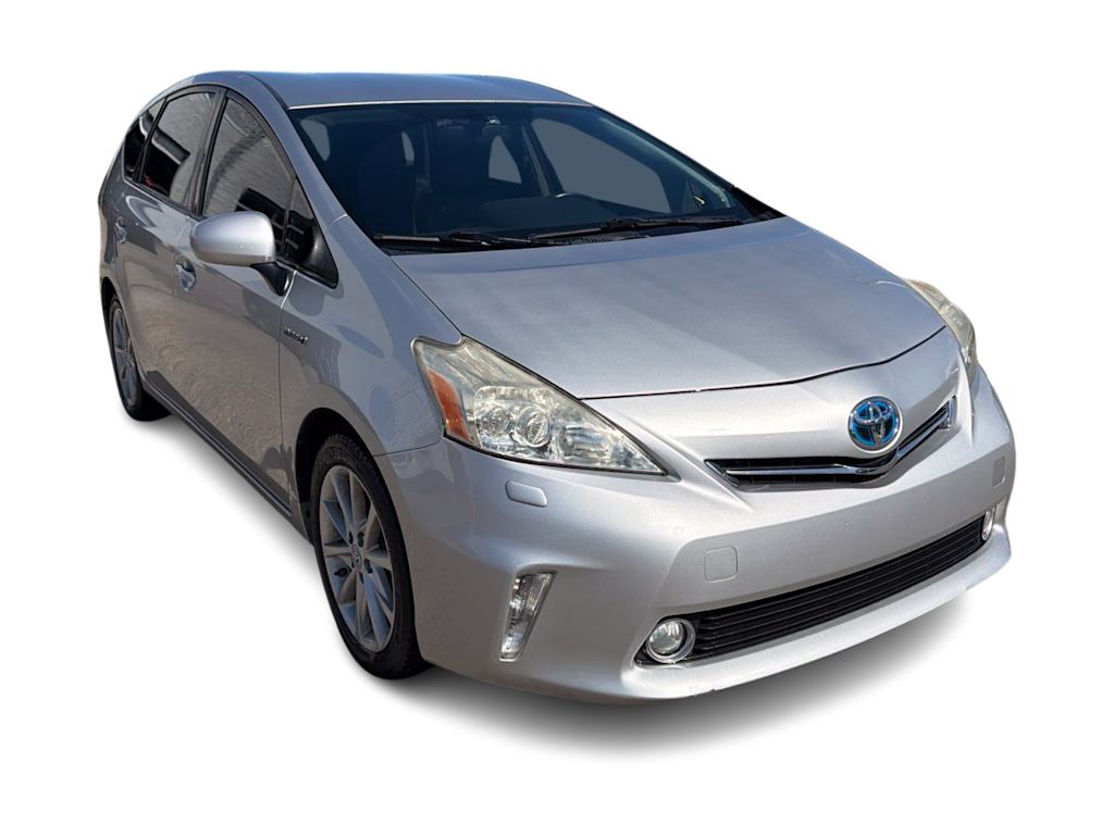 Thumbnail: 2014 Toyota Prius v - 10