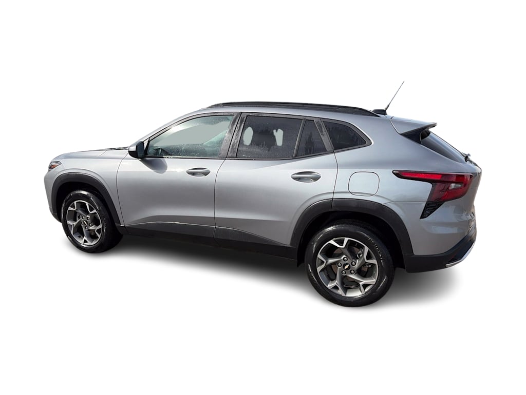 Thumbnail: 2025 Chevrolet Trax - 3