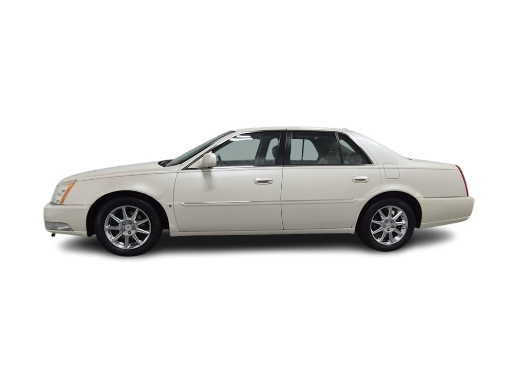 Thumbnail: 2010 Cadillac DTS - 3