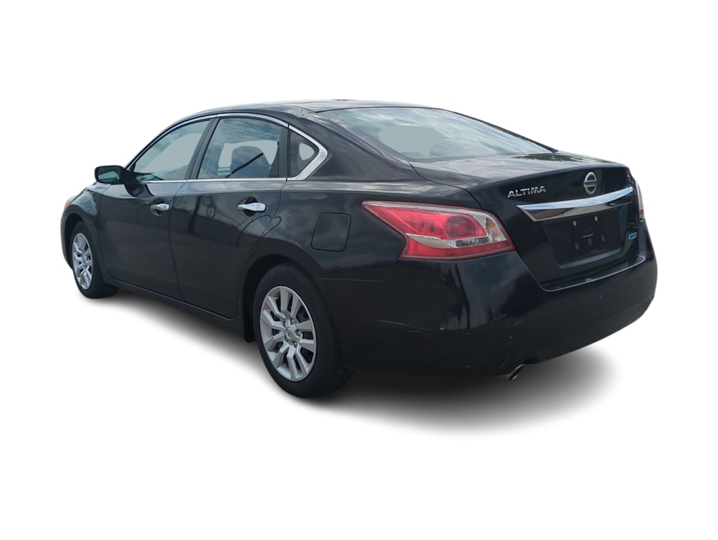 Thumbnail: 2013 Nissan Altima - 4