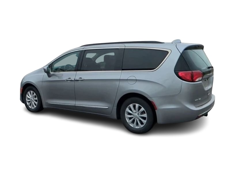 2017 Chrysler Pacifica Touring L 18