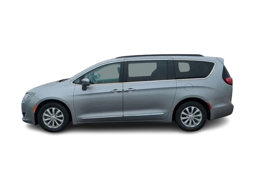 2017 Chrysler Pacifica Touring L 17