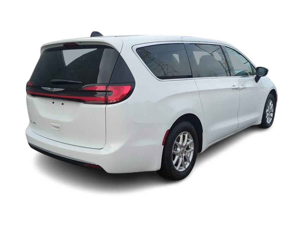 Thumbnail: 2024 Chrysler Pacifica - 21
