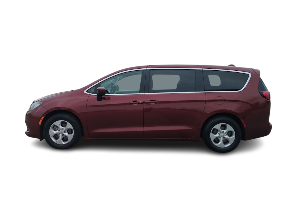 Thumbnail: 2017 Chrysler Pacifica - 3