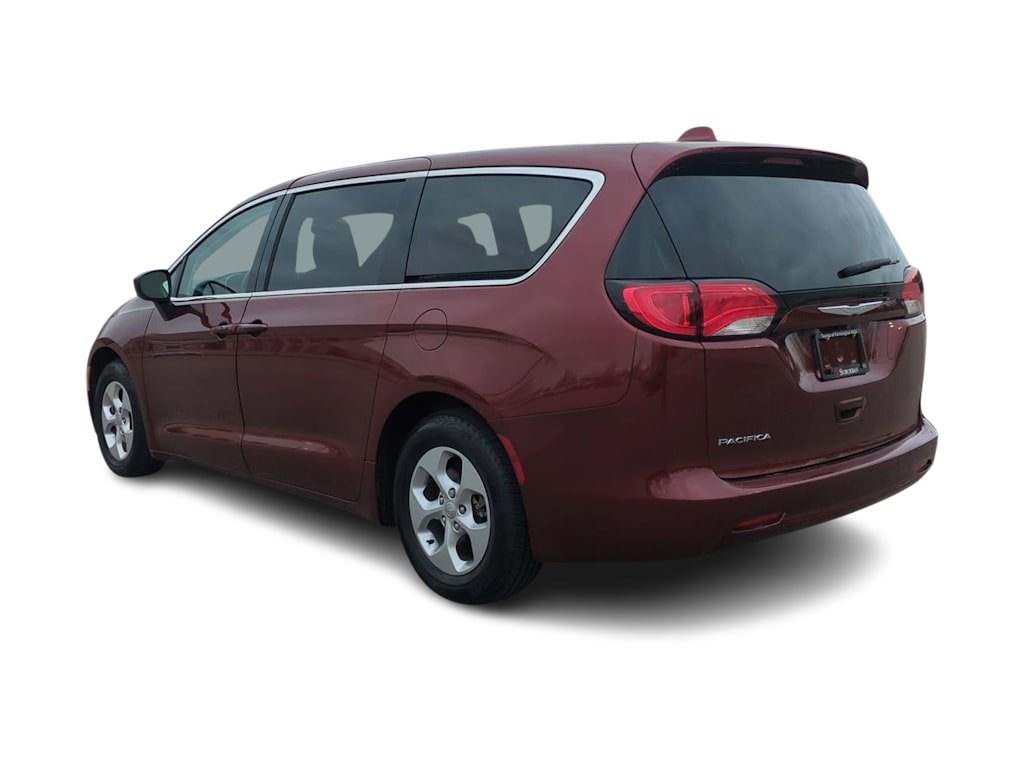 Thumbnail: 2017 Chrysler Pacifica - 4