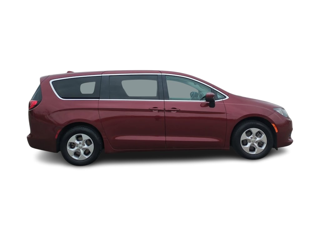 Thumbnail: 2017 Chrysler Pacifica - 23
