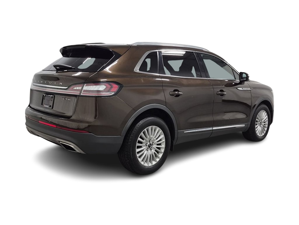 Thumbnail: 2019 Lincoln Nautilus - 21