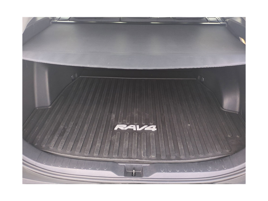 Thumbnail: 2022 Toyota RAV4 - 17