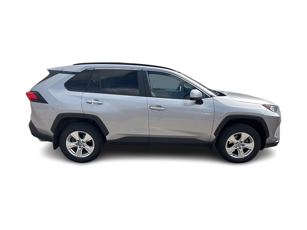 2021 Toyota RAV4 XLE 7