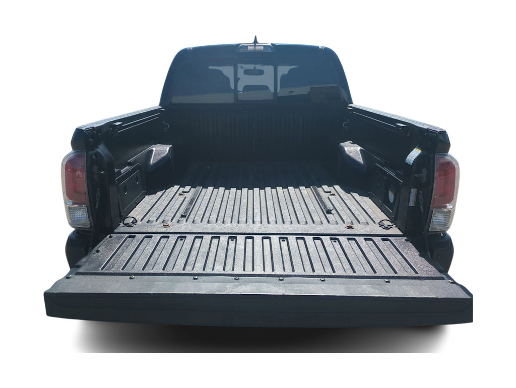 Thumbnail: 2016 Toyota Tacoma - 17