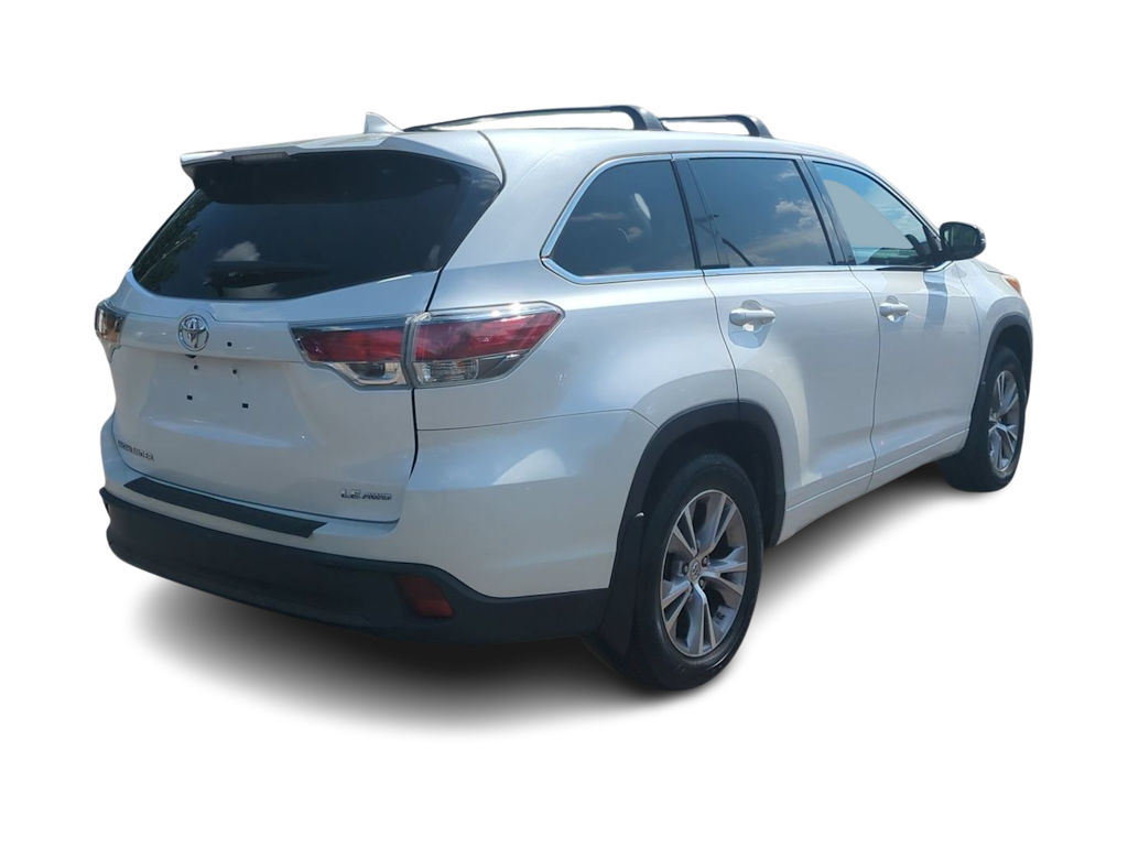 Thumbnail: 2015 Toyota Highlander - 21