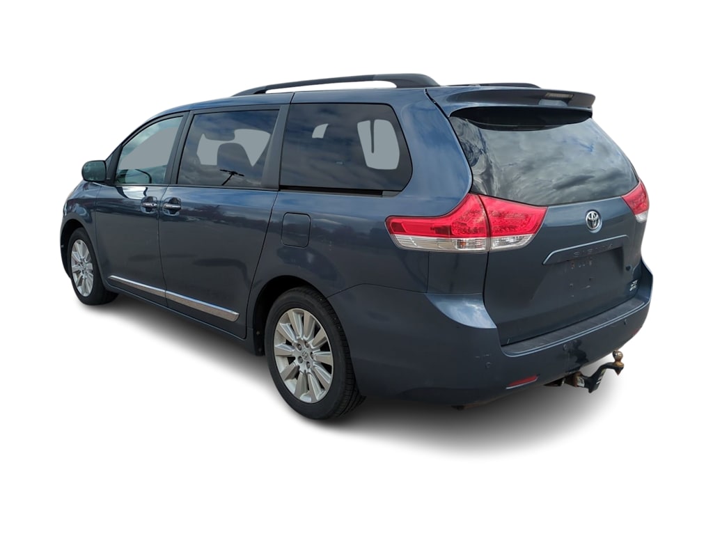 Thumbnail: 2014 Toyota Sienna - 4
