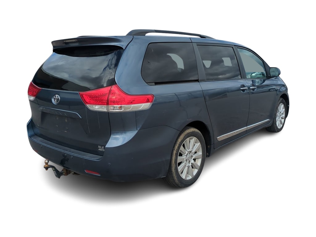 Thumbnail: 2014 Toyota Sienna - 21