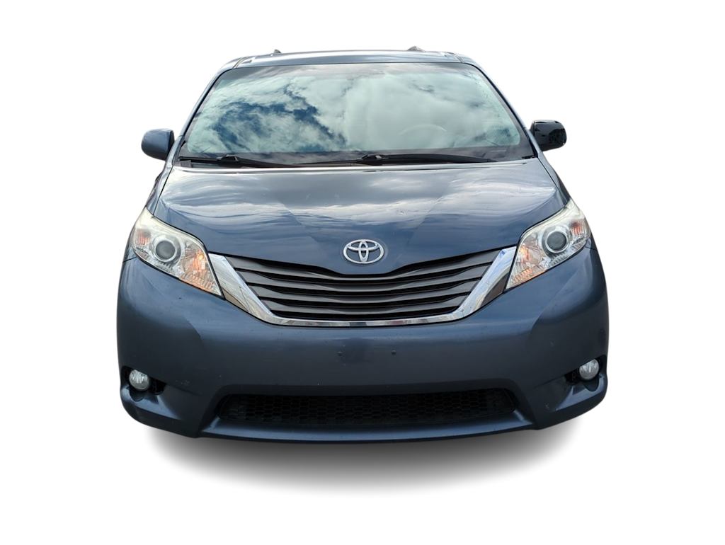 Thumbnail: 2014 Toyota Sienna - 6
