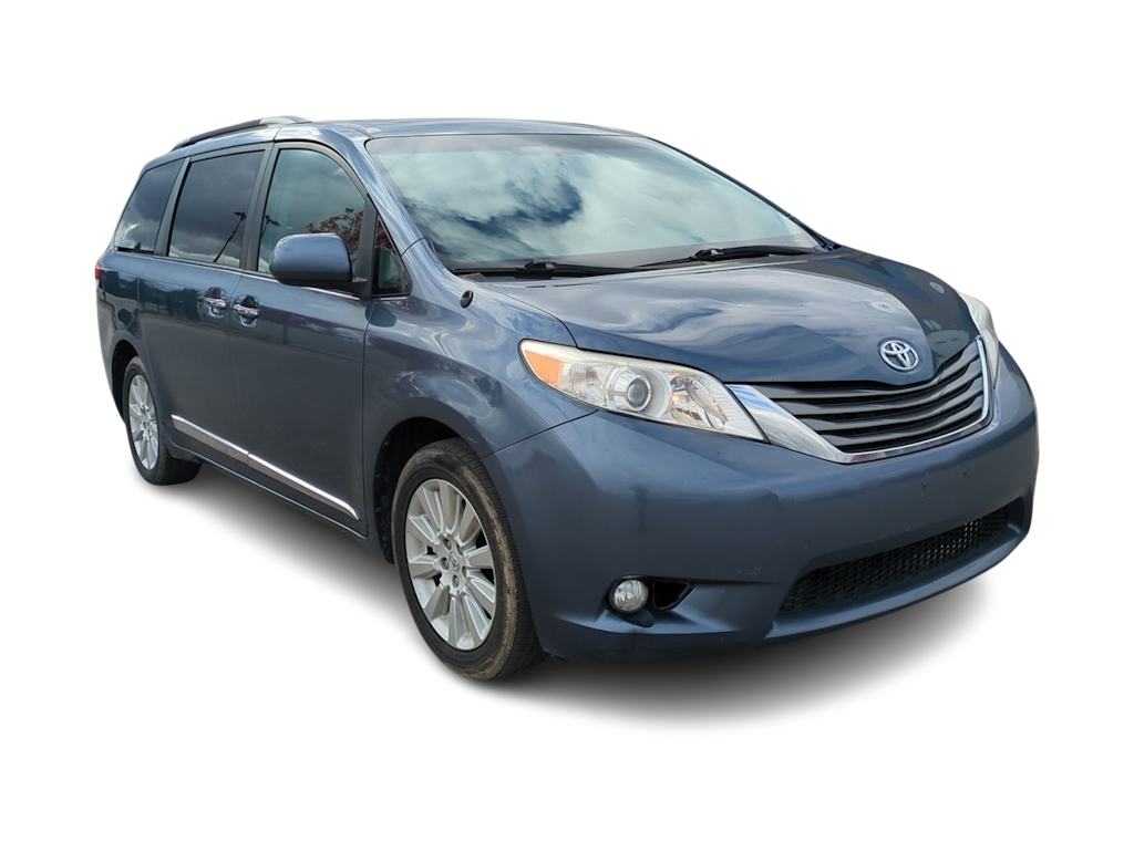 Thumbnail: 2014 Toyota Sienna - 19