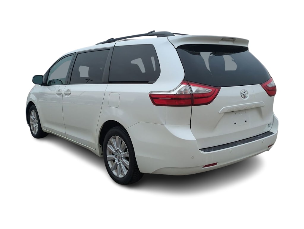 Thumbnail: 2015 Toyota Sienna - 4
