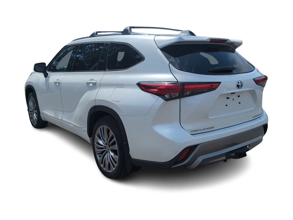 Thumbnail: 2022 Toyota Highlander - 4