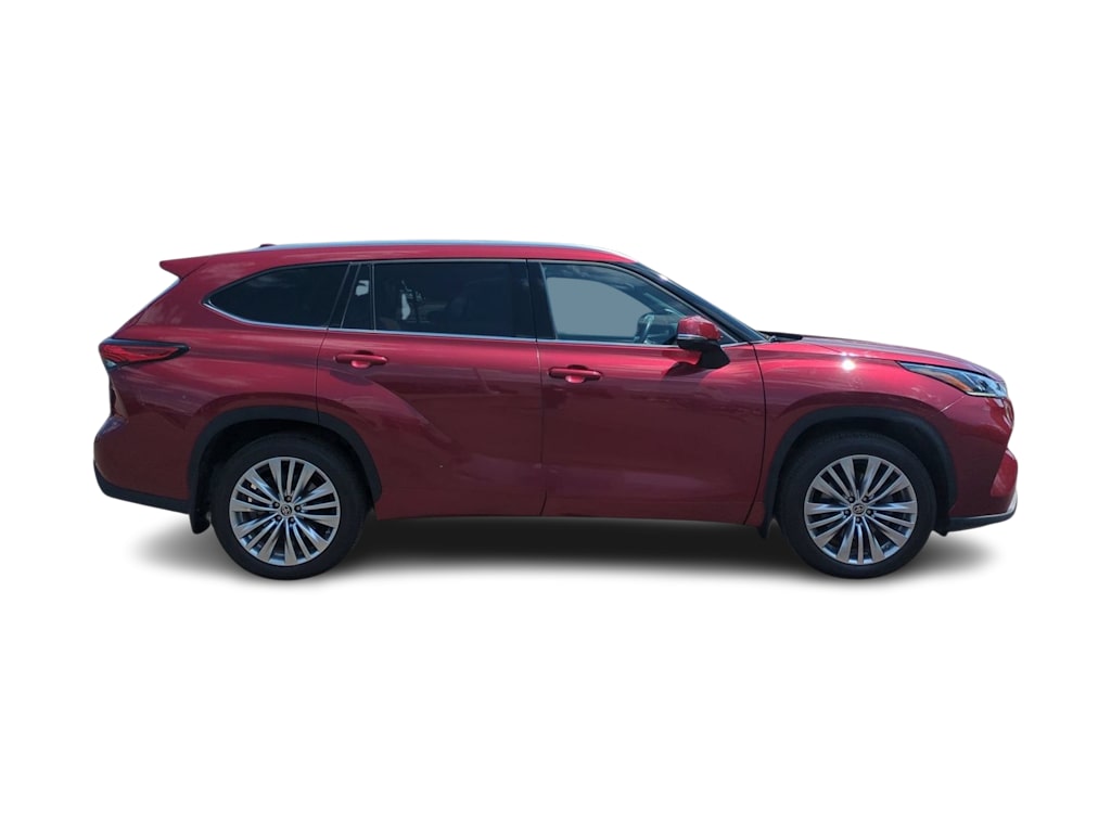 Thumbnail: 2023 Toyota Highlander - 22