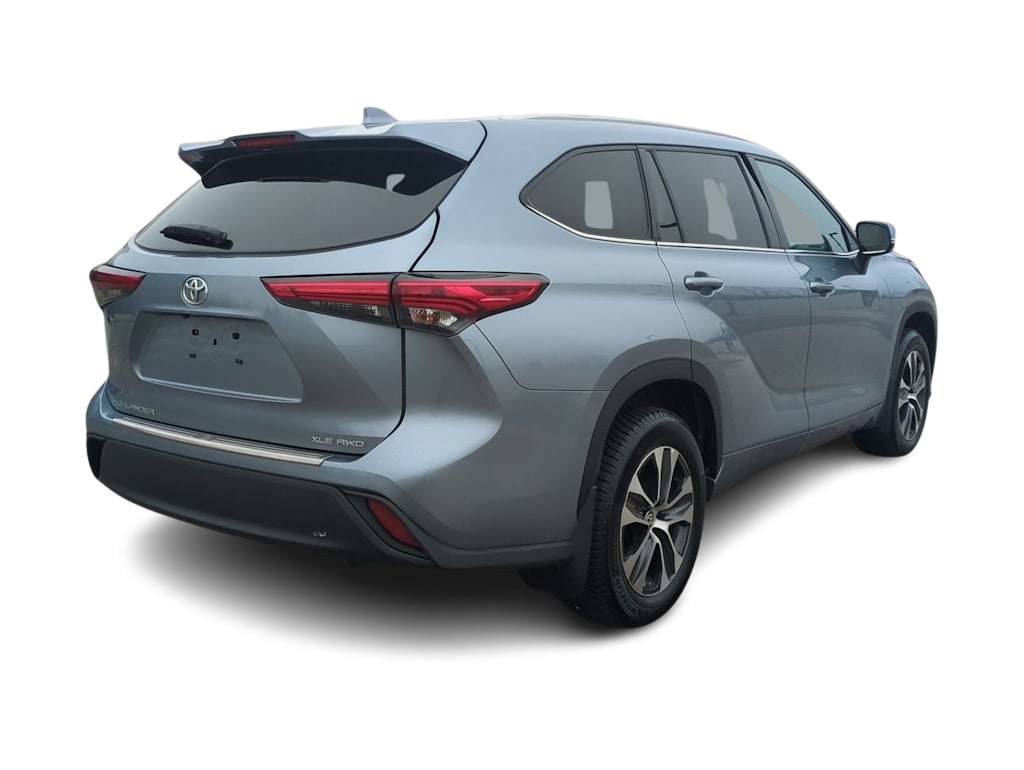 Thumbnail: 2022 Toyota Highlander - 21